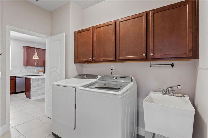 Image No.18-3 Bed House for sale