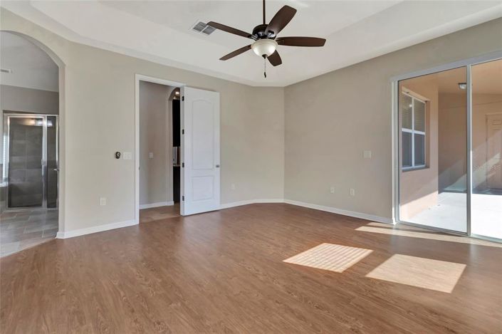 Image No.18-4 Bed House for sale