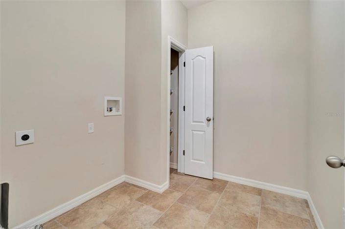 Image No.23-4 Bed House for sale