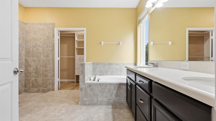 Image No.21-4 Bed House for sale