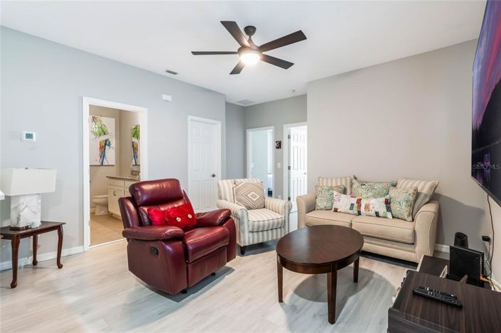 Image No.16-4 Bed Townhouse for sale