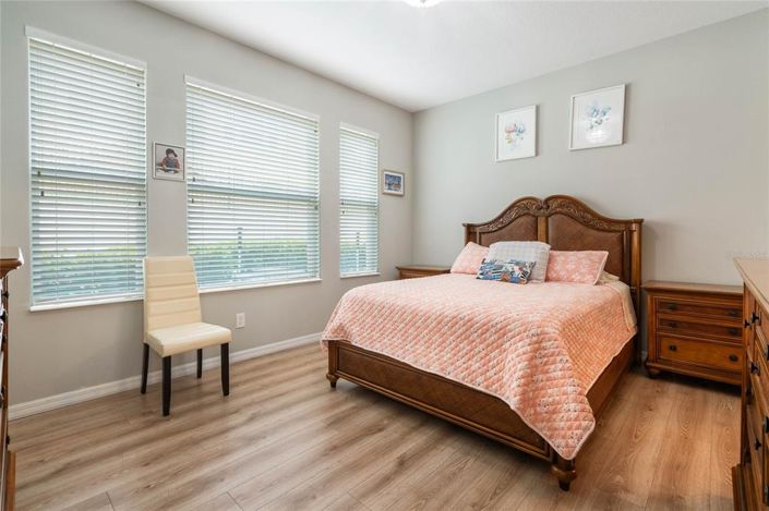 Image No.17-4 Bed Townhouse for sale