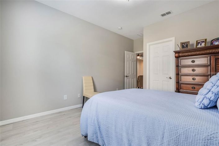 Image No.22-4 Bed Townhouse for sale