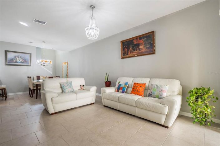 Image No.7-4 Bed Townhouse for sale