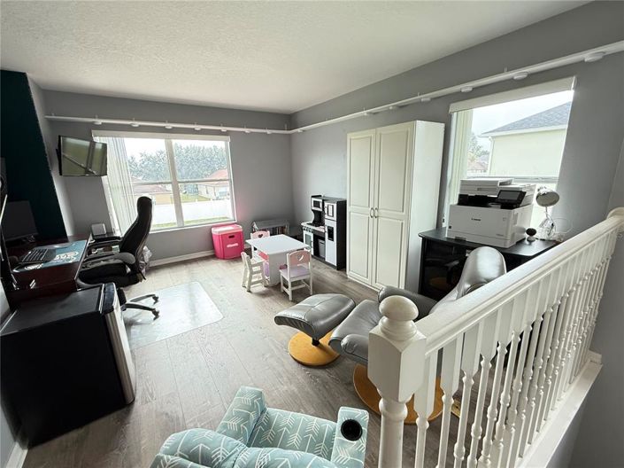 Image No.10-3 Bed House for sale