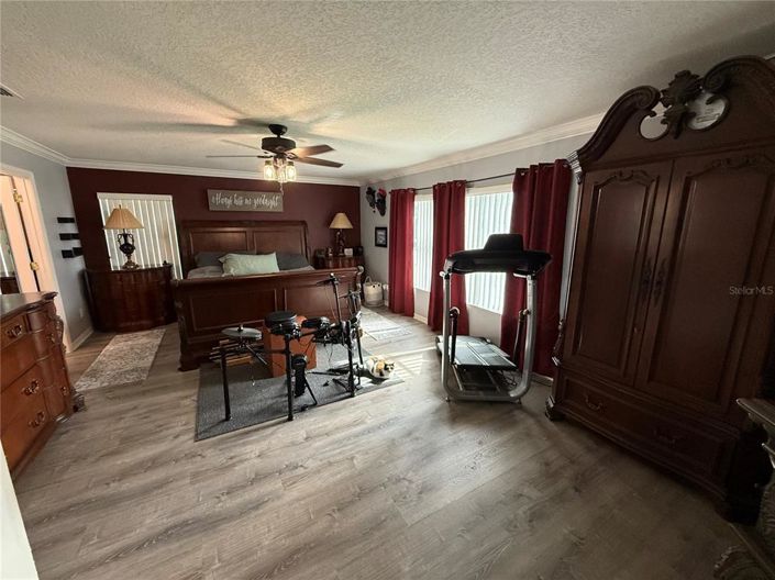 Image No.15-3 Bed House for sale