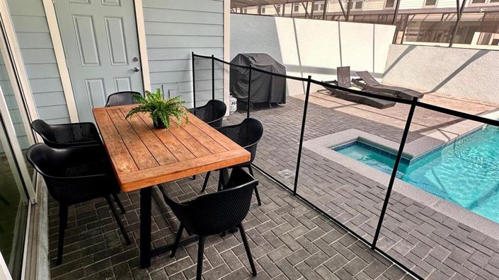 Image No.25-5 Bed Townhouse for sale