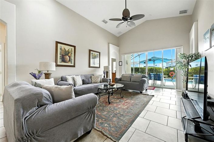 Image No.19-5 Bed House for sale