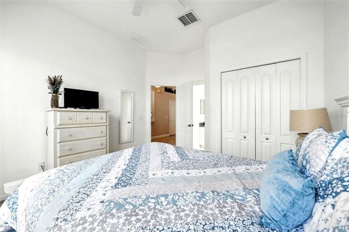 Image No.26-5 Bed House for sale