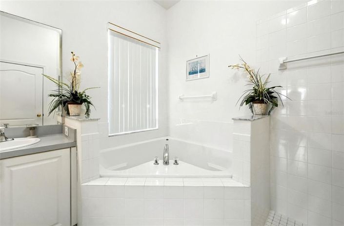 Image No.49-5 Bed House for sale