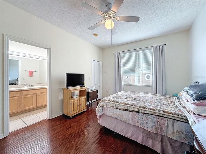 Image No.15-2 Bed Townhouse for sale