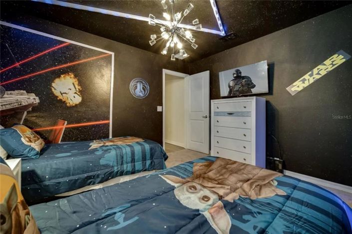 Image No.18-10 Bed House for sale