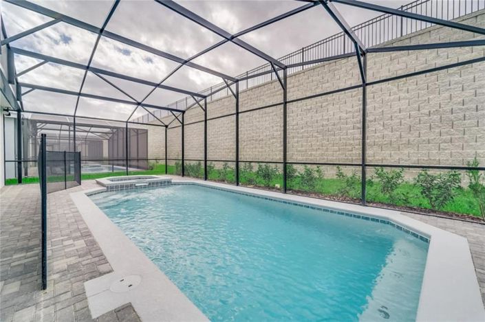 Image No.42-10 Bed Property for sale