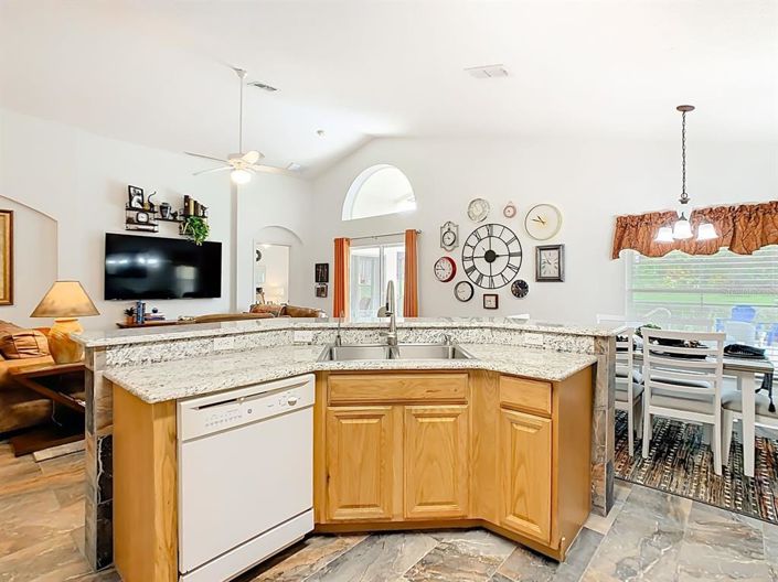 Image No.8-4 Bed House for sale