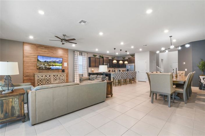 Image No.14-8 Bed Property for sale