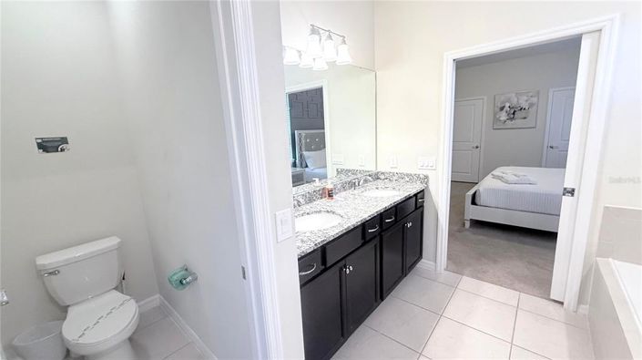 Image No.25-8 Bed House for sale