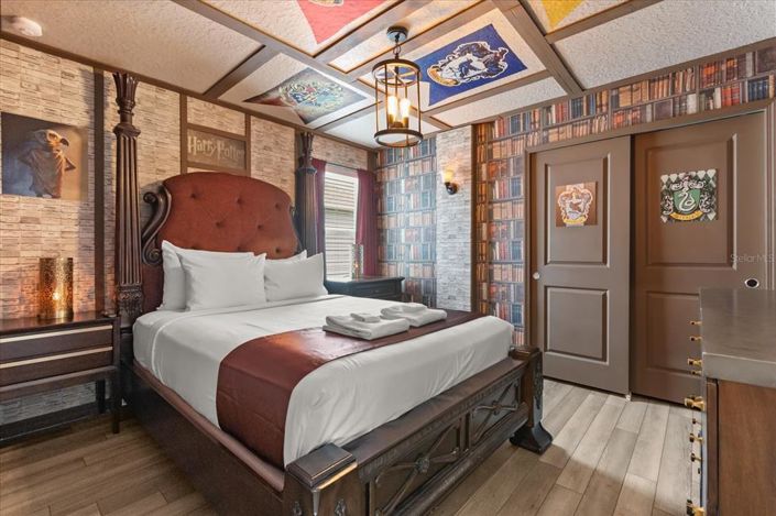 Image No.20-10 Bed House for sale