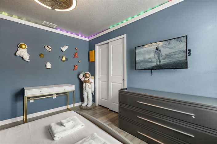 Image No.24-10 Bed House for sale