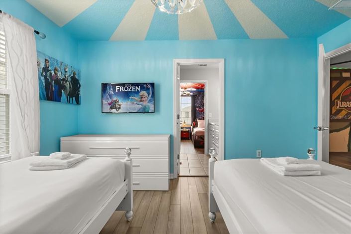 Image No.30-10 Bed House for sale