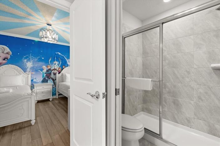 Image No.31-10 Bed House for sale