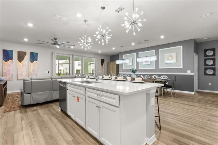 Image No.4-10 Bed House for sale