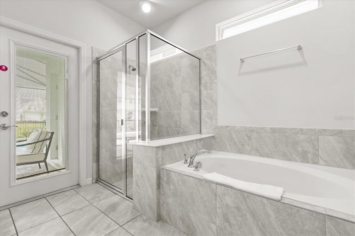 Image No.40-10 Bed House for sale