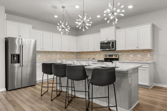 Image No.7-10 Bed House for sale