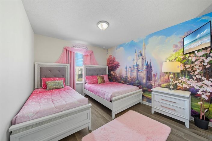 Image No.16-5 Bed House for sale