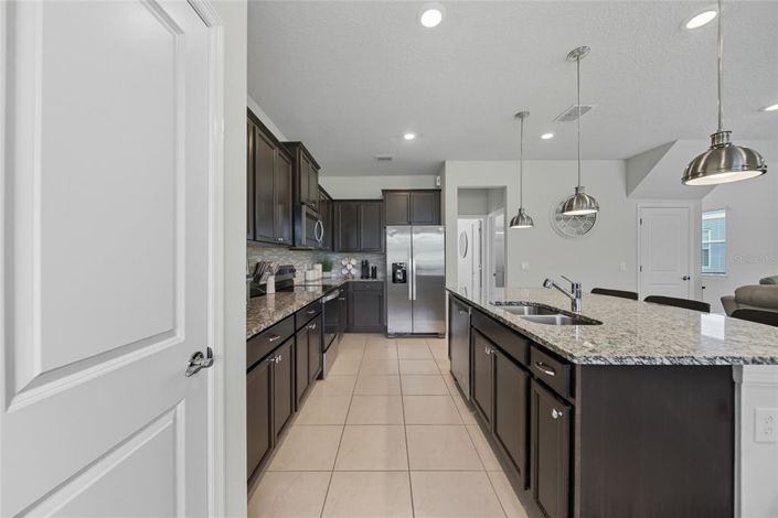 Image No.6-5 Bed House for sale