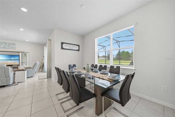 Image No.8-5 Bed House for sale