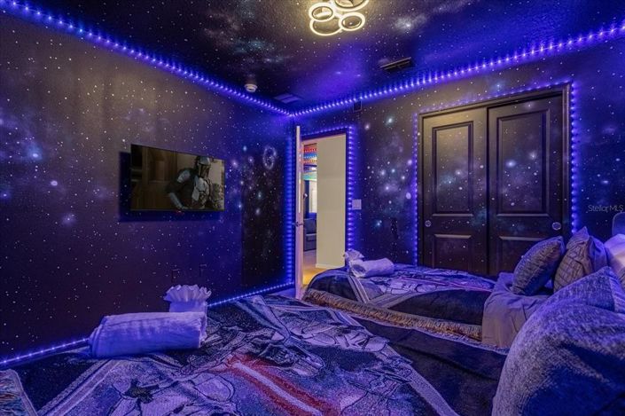 Image No.24-7 Bed House for sale