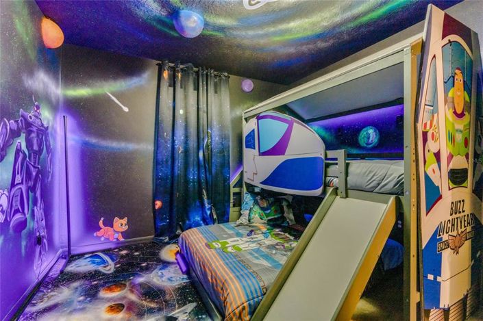 Image No.25-5 Bed Property for sale