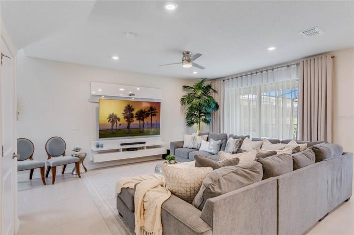 Image No.3-5 Bed Property for sale