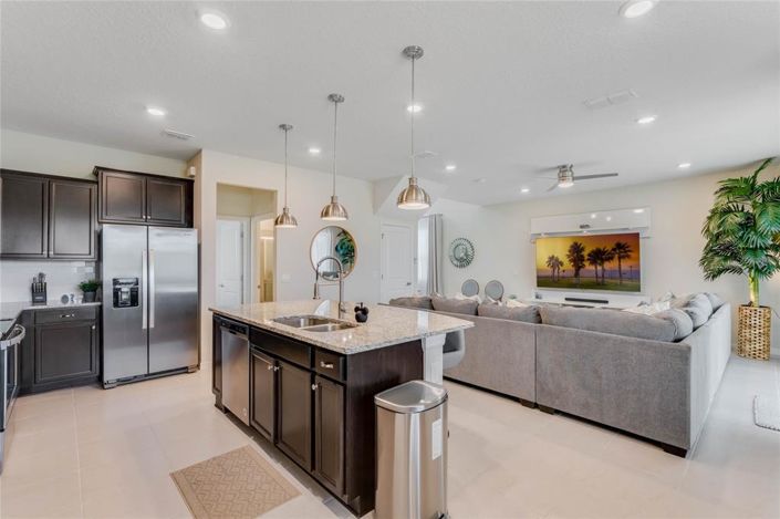 Image No.8-5 Bed Property for sale