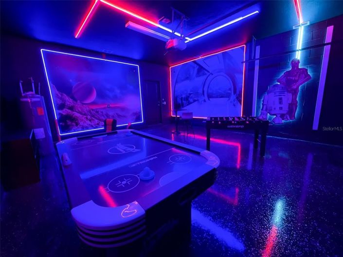 Image No.28-10 Bed Property for sale