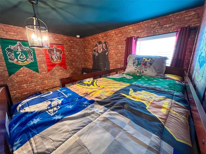 Image No.55-10 Bed Property for sale