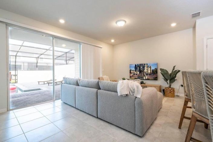 Image No.6-5 Bed Townhouse for sale