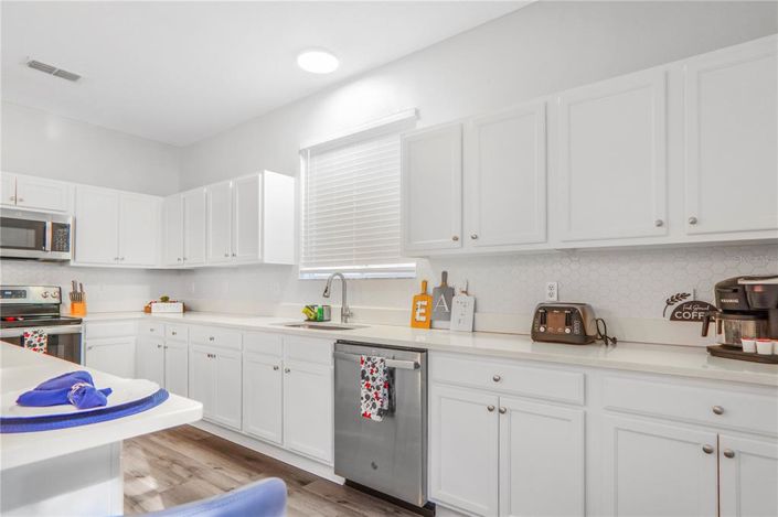 Image No.12-6 Bed House for sale