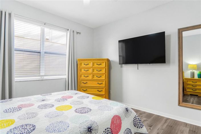 Image No.15-6 Bed House for sale