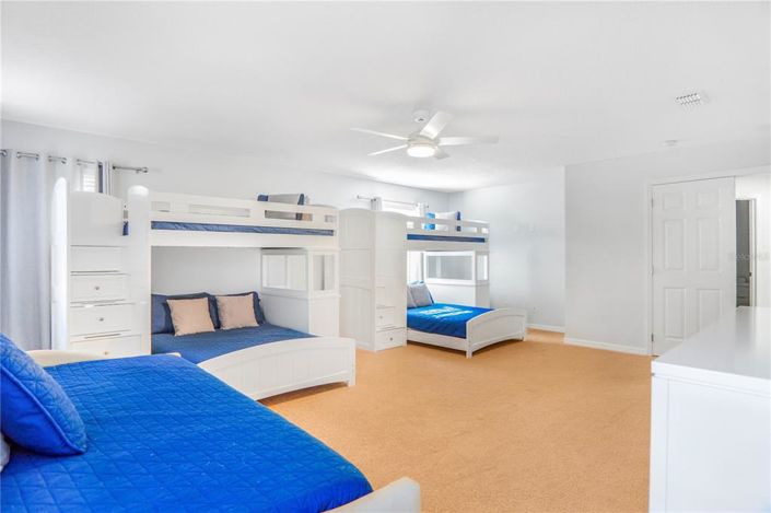 Image No.19-6 Bed House for sale