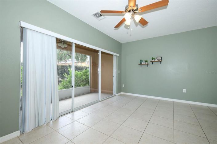 Image No.9-2 Bed Townhouse for sale