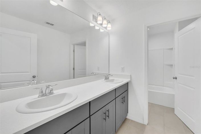 Image No.14-5 Bed Property for sale