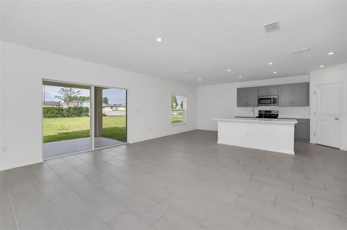 Image No.3-5 Bed Property for sale