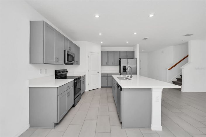 Image No.7-5 Bed House for sale