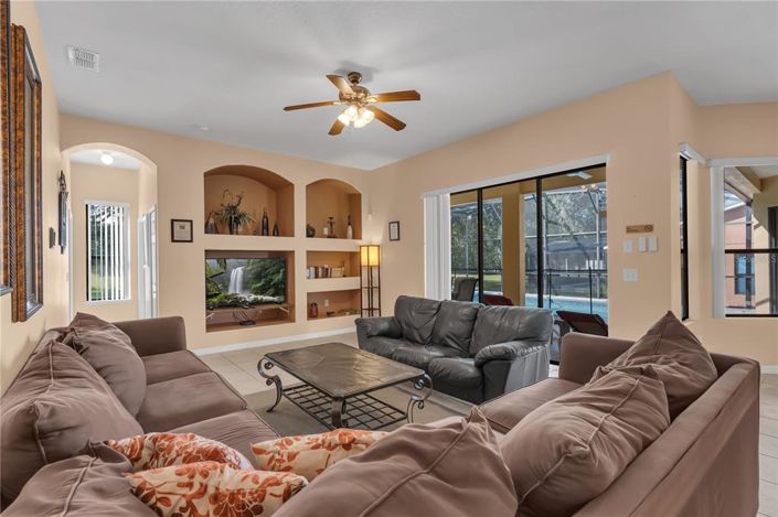 Image No.11-4 Bed House for sale