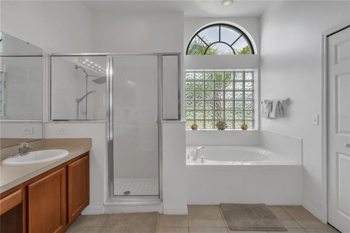 Image No.18-4 Bed Property for sale