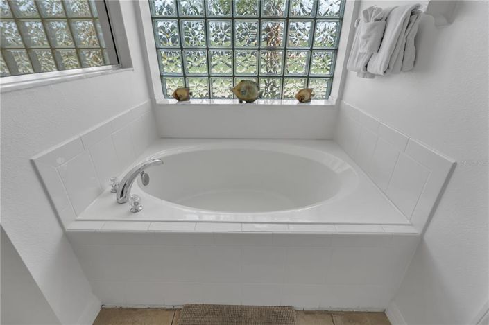 Image No.19-4 Bed House for sale