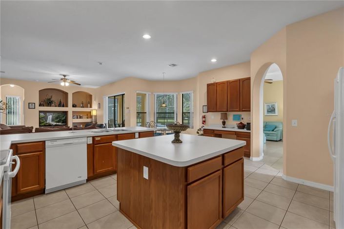 Image No.8-4 Bed Property for sale