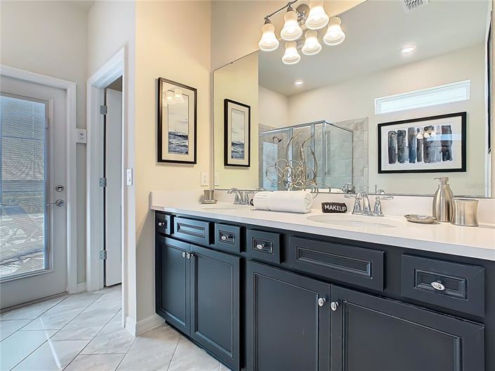 Image No.16-7 Bed Property for sale