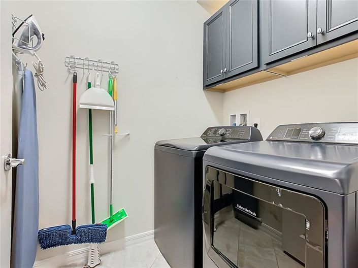 Image No.40-7 Bed Property for sale